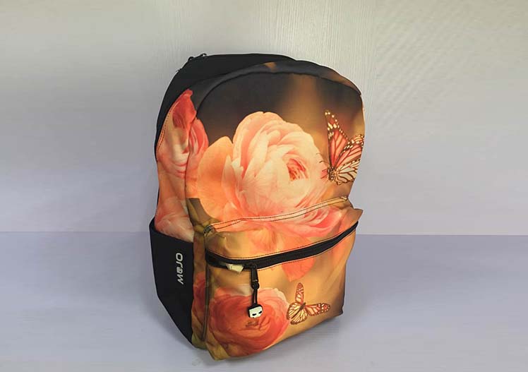 運(yùn)動(dòng)+休閑+學(xué)生背包